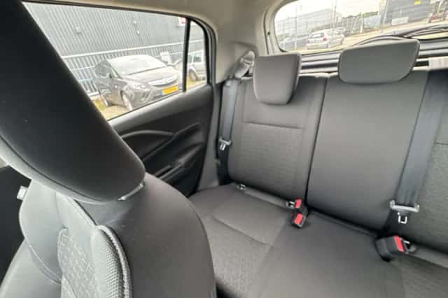 Suzuki Swift (2025) thumbnail 11