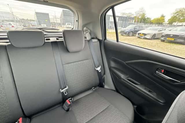 Suzuki Swift (2025) thumbnail 13