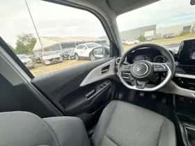 Suzuki Swift (2025) thumbnail 14