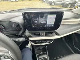 Suzuki Swift (2025) thumbnail 23