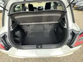Suzuki Swift (2025) thumbnail 27