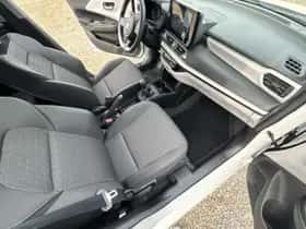 Suzuki Swift (2025) thumbnail 28