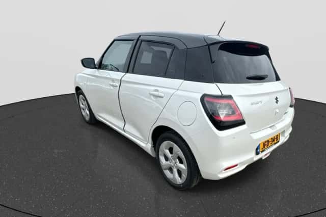 Suzuki Swift (2025) thumbnail 5