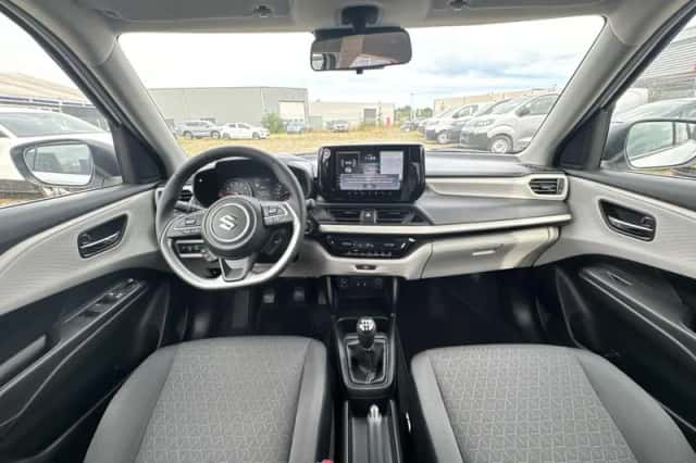 Suzuki Swift (2025) thumbnail 9