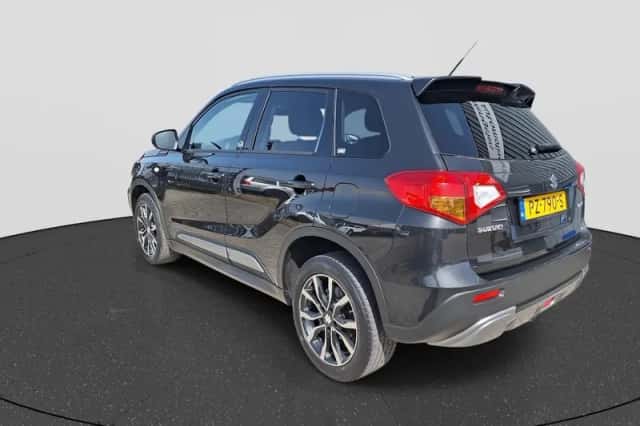 Suzuki Vitara (2017) thumbnail 5