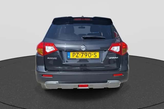 Suzuki Vitara (2017) thumbnail 6