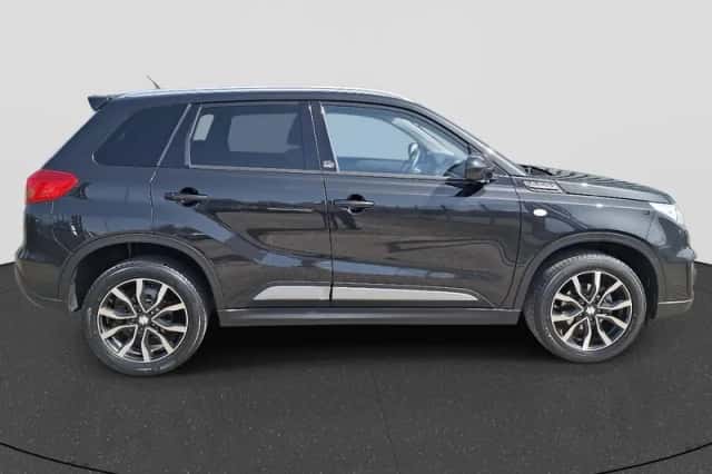 Suzuki Vitara (2017) thumbnail 8
