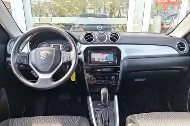 Suzuki Vitara (2017) thumbnail 9