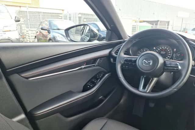 Mazda 3 (2024) thumbnail 14