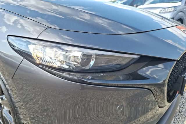 Mazda 3 (2024) thumbnail 16