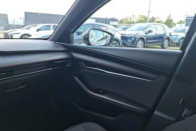 Mazda 3 (2024) thumbnail 10