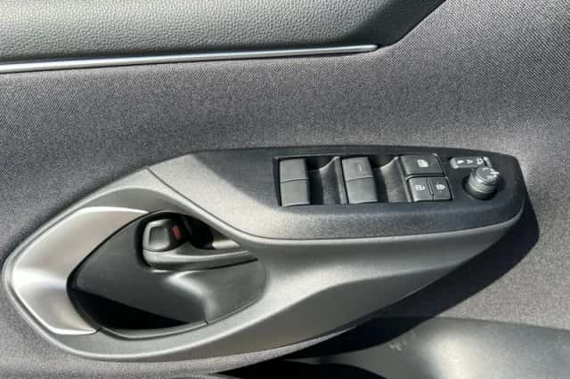 Mazda 2 Hybrid (2023) thumbnail 14