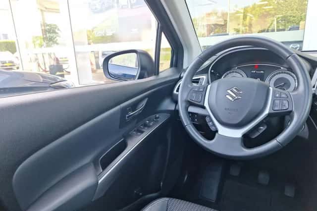 Suzuki S-Cross (2022) thumbnail 14