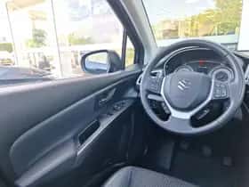 Suzuki S-Cross (2022) thumbnail 14