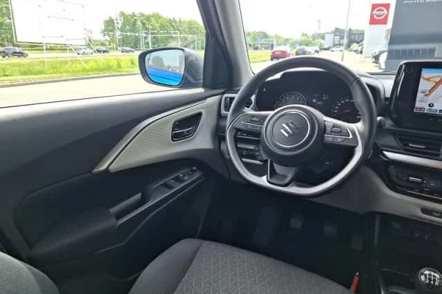 Suzuki Swift (2024) thumbnail 14