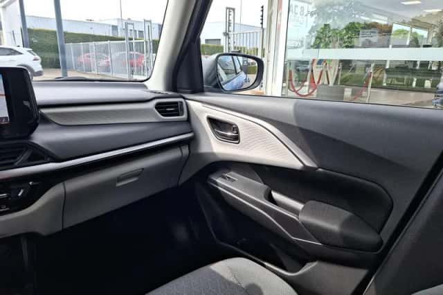 Suzuki Swift (2024) thumbnail 10