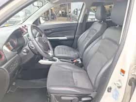 Suzuki Vitara (2018) thumbnail 17