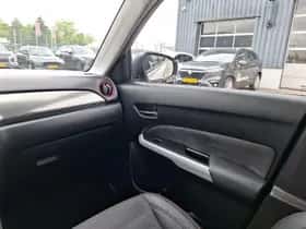 Suzuki Vitara (2018) thumbnail 10