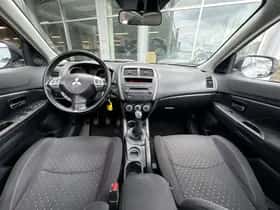 Mitsubishi ASX (2011) thumbnail 9