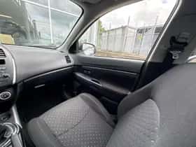 Mitsubishi ASX (2011) thumbnail 10