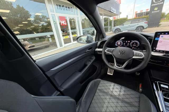 Volkswagen Golf (2024) thumbnail 14