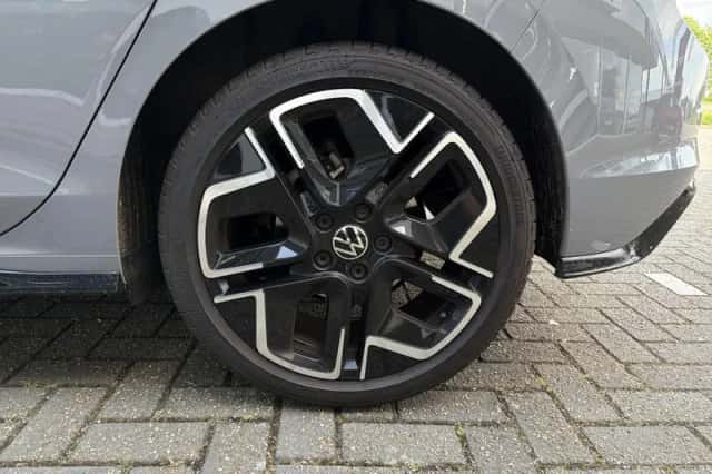 Volkswagen Golf (2024) thumbnail 15