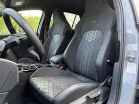 Volkswagen Golf (2024) thumbnail 19