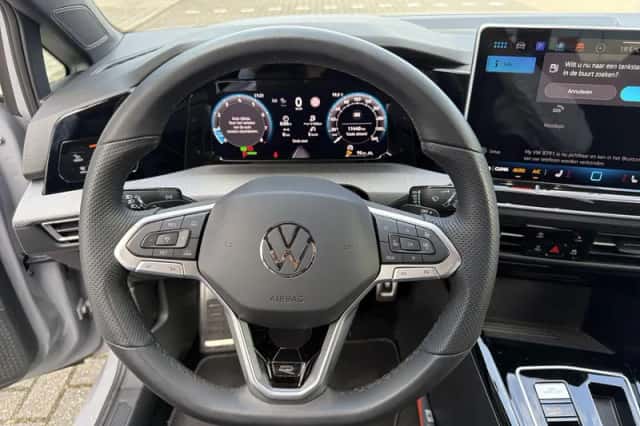 Volkswagen Golf (2024) thumbnail 20