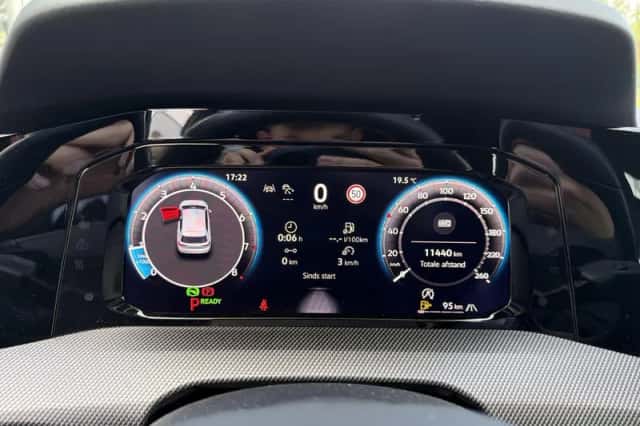 Volkswagen Golf (2024) thumbnail 23