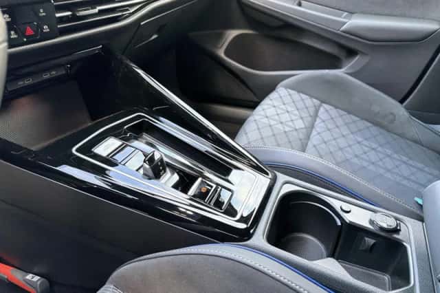 Volkswagen Golf (2024) thumbnail 27