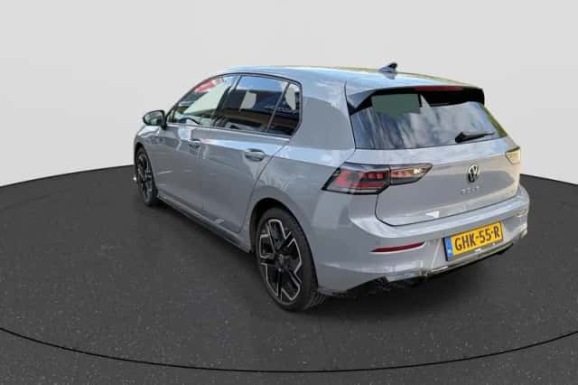 Volkswagen Golf (2024) thumbnail 5