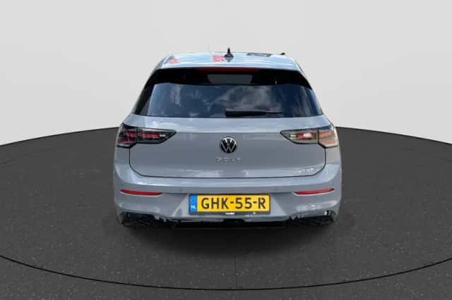 Volkswagen Golf (2024) thumbnail 6