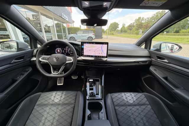 Volkswagen Golf (2024) thumbnail 9
