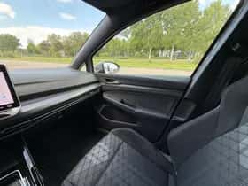 Volkswagen Golf (2024) thumbnail 10
