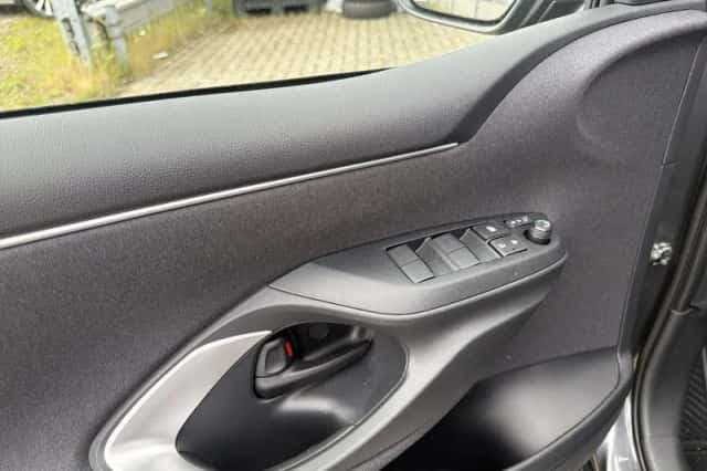 Mazda 2 Hybrid (2025) thumbnail 17
