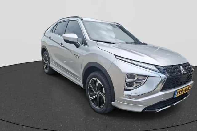 Mitsubishi Eclipse Cross (2025) thumbnail 3