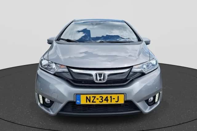 Honda Jazz (2017) thumbnail 2