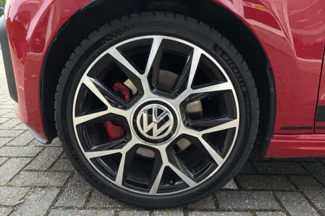 Volkswagen Up! (2019) thumbnail 15