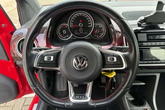 Volkswagen Up! (2019) thumbnail 18