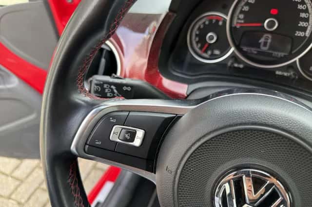 Volkswagen Up! (2019) thumbnail 19