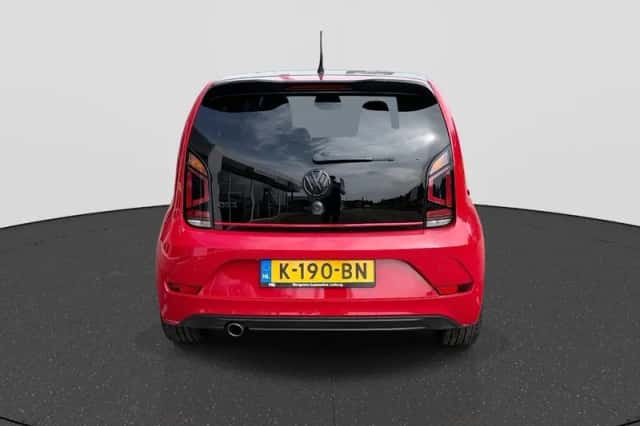 Volkswagen Up! (2019) thumbnail 6