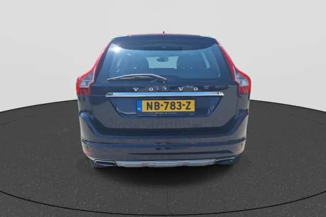 Volvo XC60 (2017) thumbnail 6