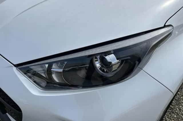 Mazda 2 Hybrid (2026) thumbnail 12
