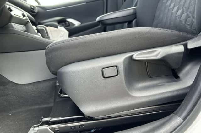 Mazda 2 Hybrid (2026) thumbnail 15