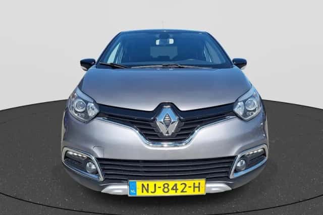 Renault Captur (2017) thumbnail 2