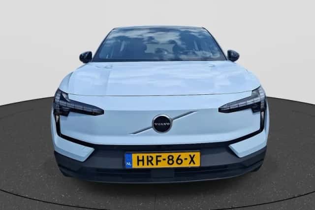 Volvo EX30 (2025) thumbnail 2