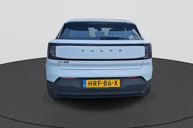 Volvo EX30 (2025) thumbnail 6