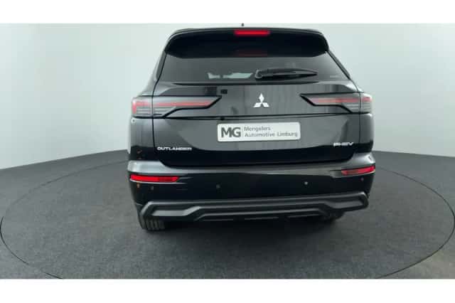 Mitsubishi Outlander (2025) thumbnail 4