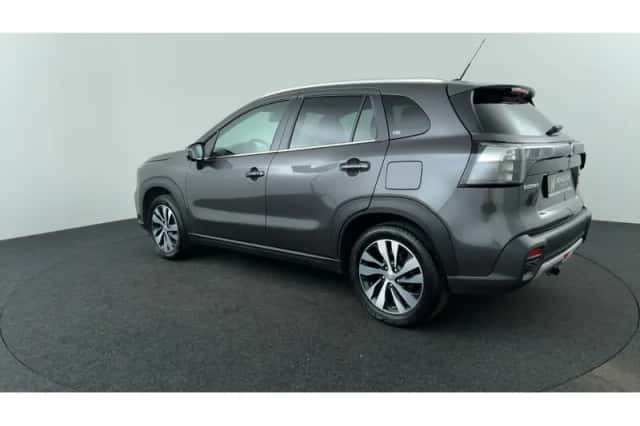 Suzuki S-Cross (2023) thumbnail 3
