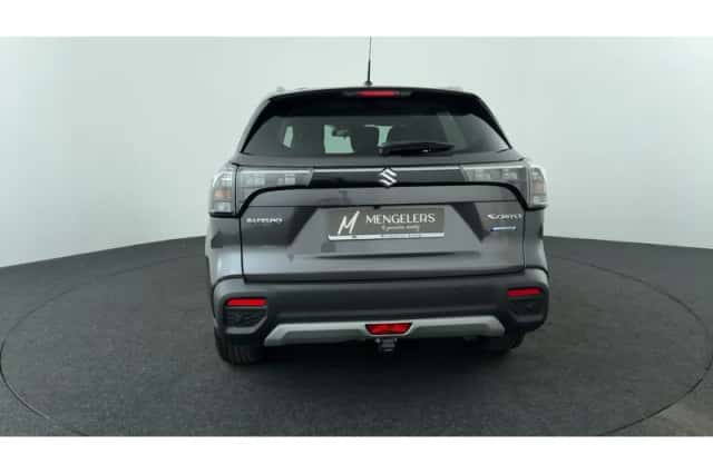 Suzuki S-Cross (2023) thumbnail 4